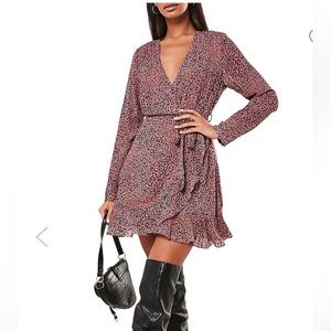 NWOT Misguided Animal Print salmon/Pink Wrap dress, Small.